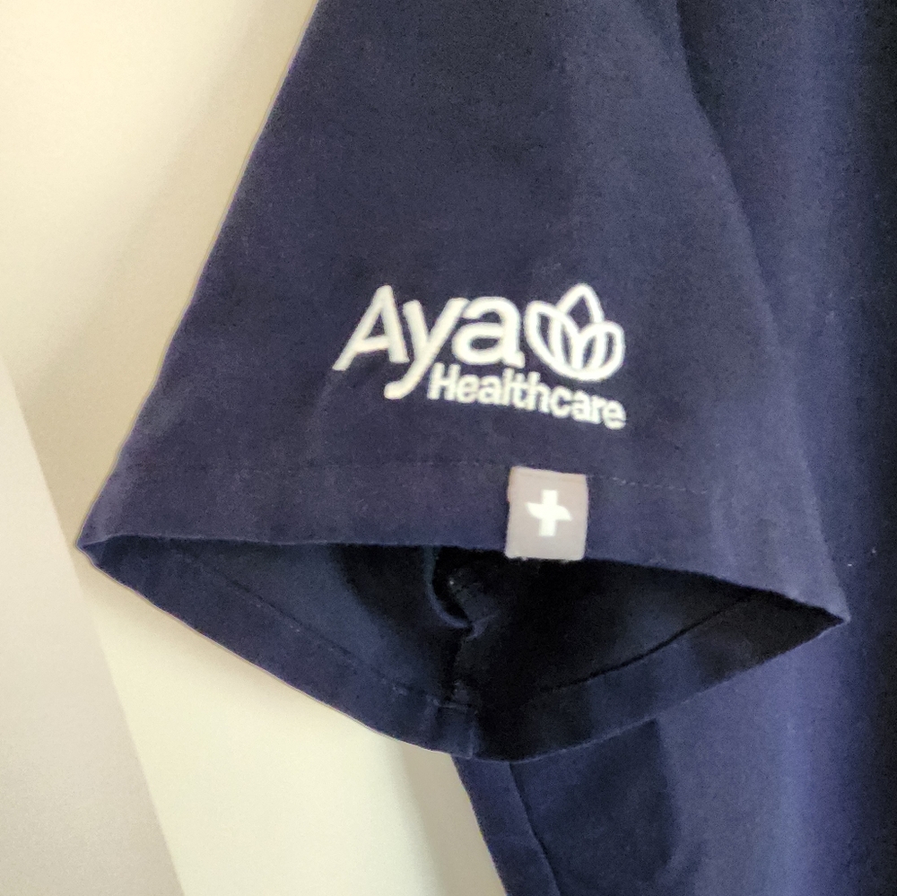 Figs scrub top - Picture 3 of 4